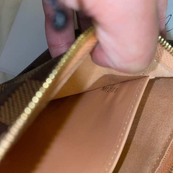 Louis Vuitton Pochette Double Zip - Picture 7 of 10